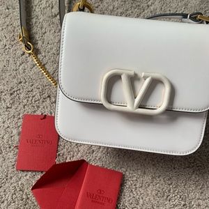 Valentino small V Sling bag, Bianco ottico (white)
